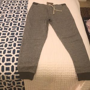 NWT Men’s JCrew Slim Classic Zip Pocket Sweats M